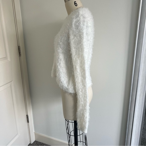 Abercrombie & Fitch White Fuzzy Crew Neck Sweater - Picture 4 of 6